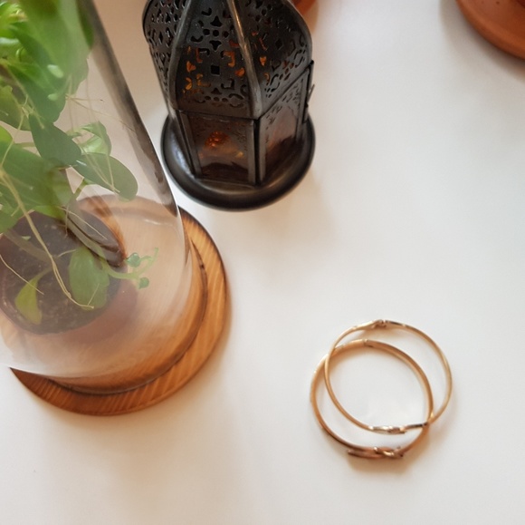 Two Gold Cuff Bracelets - Picture 2 of 4